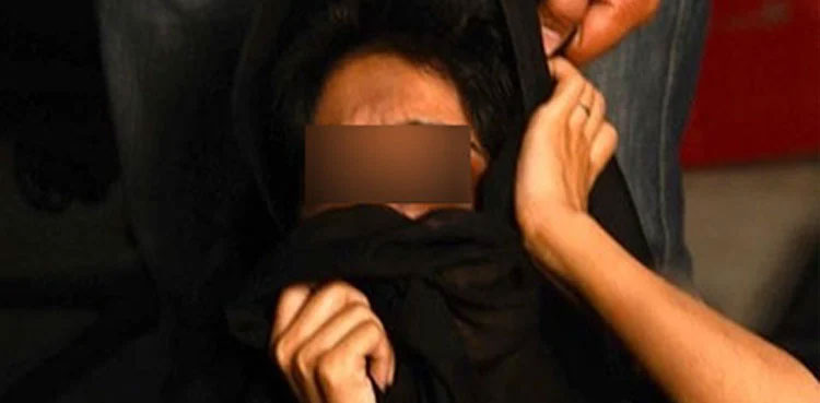 man chops wife’s nose, Karachi man, wife nose