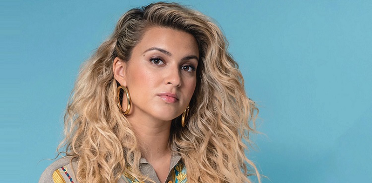 singer tori kelly hospitalized