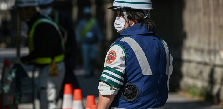 Japanese turn to wearable tech to beat the heat