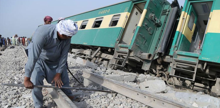 Train derailment near Padidan suspends rail traffic