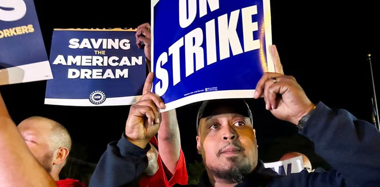 US auto workers launch first simultaneous strike at Detroit Three