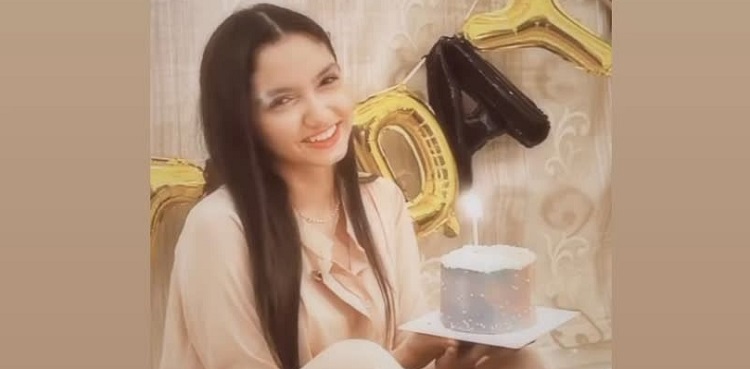 Aina Asif birthday, viral pictures