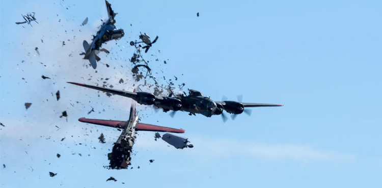 planes collide, collision in airshow, pilots dead