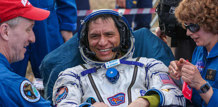 US astronaut gets used to Earth after record-setting 371 days in space