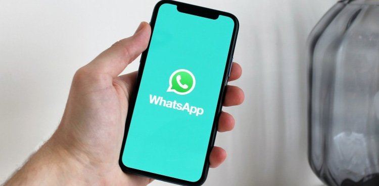 WhatsApp, allow users, turn voice messages into text