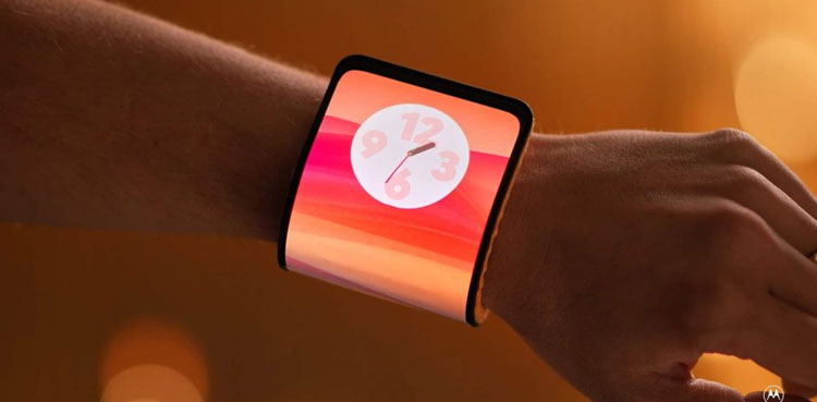 Motorola unveils smartphone that can wrap around your wrist