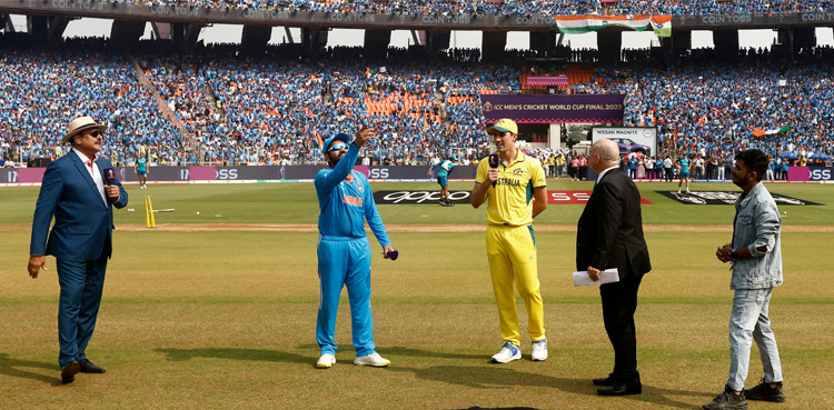 Australia wins toss, elects to bowl first, AUS vs IND