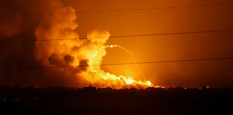 internet services, Gaza, Israel , heavy airstrikes