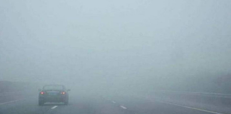 Fog disrupts, traffic flow, motorways in Punjab