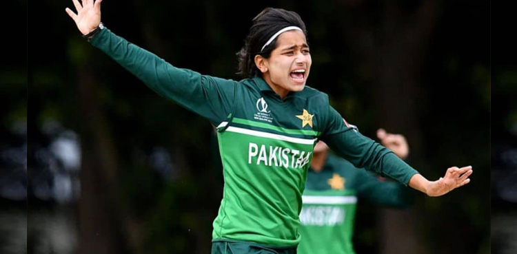 Pakistan's Fatima Sana signs New Zealand T20 league