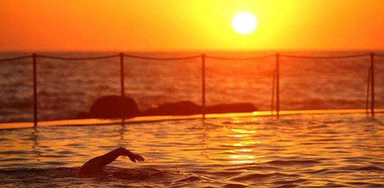 Sydney bakes in hottest day in three years