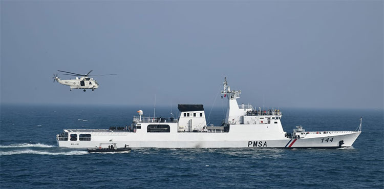 CM Sindh attends Sea phase of International Exercise Barracuda-XII ...