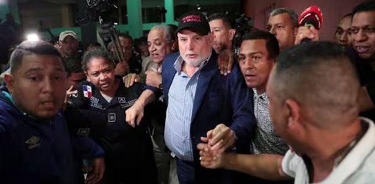 Panama, convicted ex-president, candidate