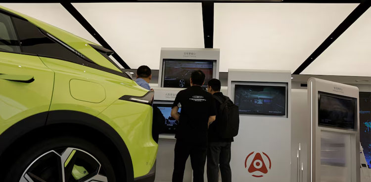 Huawei’s smart car tech lights up Beijing auto show