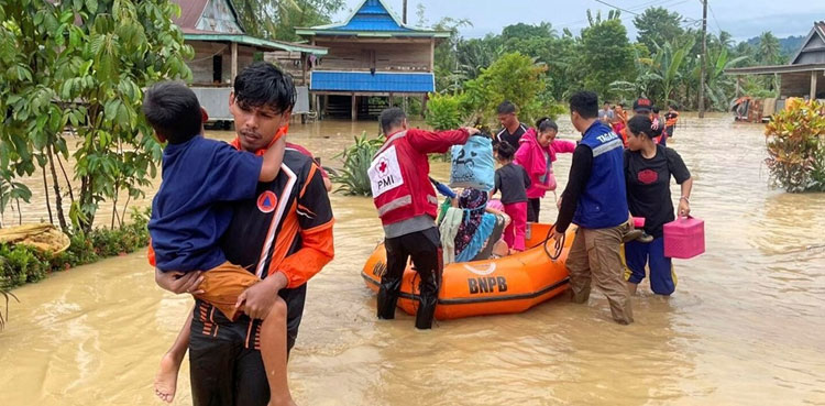 15 dead in Indonesia landslides, floods: disaster agency