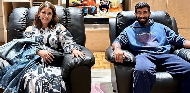 jasprit bumrah, sanjana ganesan, friends set, viral pictures, icc t20 world cup 2024