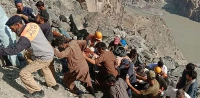 Seven labourers killed as truck plunges into ravine in Diamer