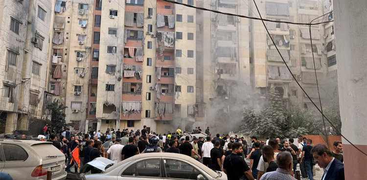 Israeli strike Gaza residential building