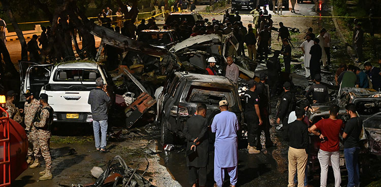 Deadly car bomb 'targeted' Chinese nationals near Karachi airport