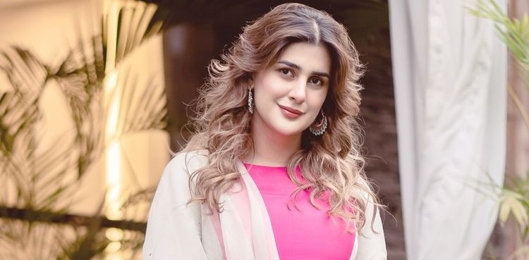 kubra khan, role models, mother, sister