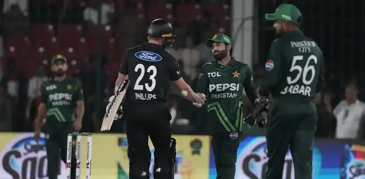 Ahmed Shehzad, Mohammad Rizwan, PAK v NZ, tri-nation series final